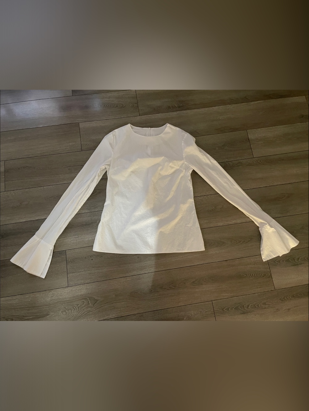 UoOzEE - White Cotton Long Sleeve Top